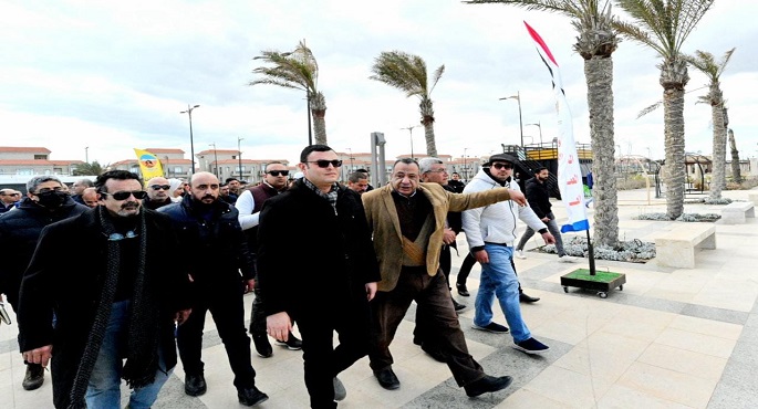 بالصور.. وزير الإسكان يتفقد الممشى السياحى ومحطة تحلية مياه البحر بمدينة المنصورة الجديدة