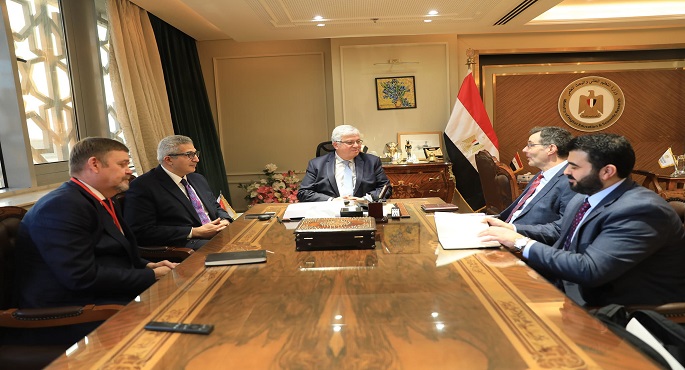 بالصور.. وزير التعليم العالى يبحث آليات تعزيز التعاون مع وفد جامعة إيست إنجليا البريطانية