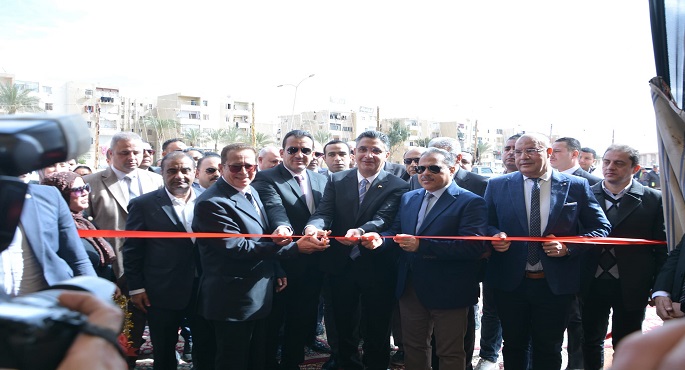 بالصور.. وزير التموين والتجارة الداخلية ومحافظ الشرقية يفتتحان معرض “أهلاً رمضان” بمدينة العاشر من رمضان.