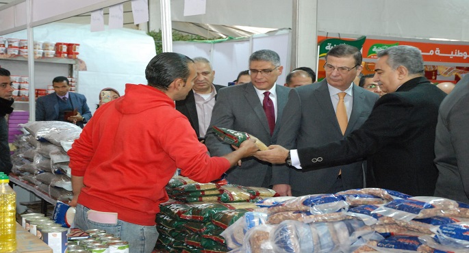 بالصور..وزير الزراعة ومحافظ الجيزة يفتتحان معرضين للسلع والمنتجات الغذائية