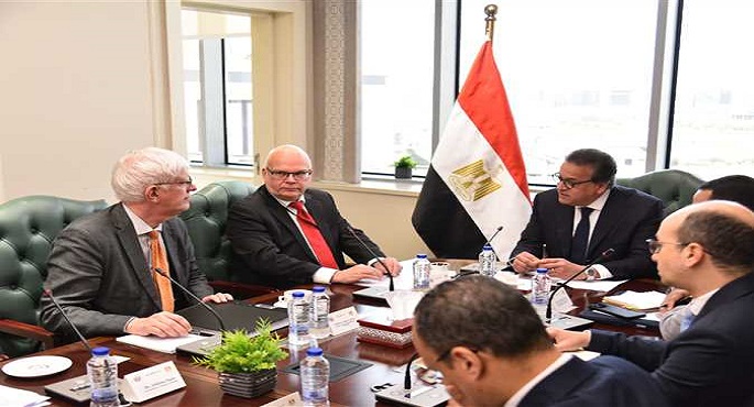 وزير الصحة يستقبل السفير السويدى لبحث التعاون فى مجال الصحة العامة