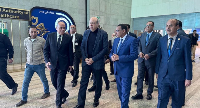 بالصور.. وزير الطيران يتفقد مطار الأقصر الدولى لمتابعة مستوى الخدمات المقدمة للركاب ولضيوف مصر