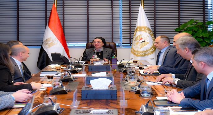بالصور.. وزيرة البيئة تبحث مع نائب رئيس الشركة البريطانية للبترول بمصر BP تنفيذ مشروعات الغاز الطبيعى