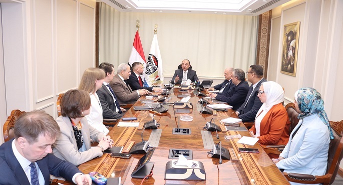وزير قطاع الأعمال يبحث فرص التعاون مع «روسال» بمجال صناعة الألومنيوم