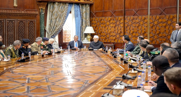 القوات المسلحة تنظم زيارة للملحقين العسكريين المعتمدين إلى مشيخة الأزهر الشريف ودار الإفتاء
