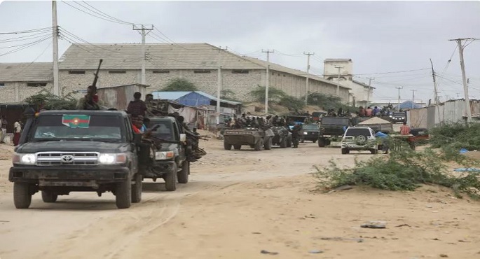 مقتل 20 من عناصر الشباب بينهم قيادى فى غارة جوية جنوبى الصومال