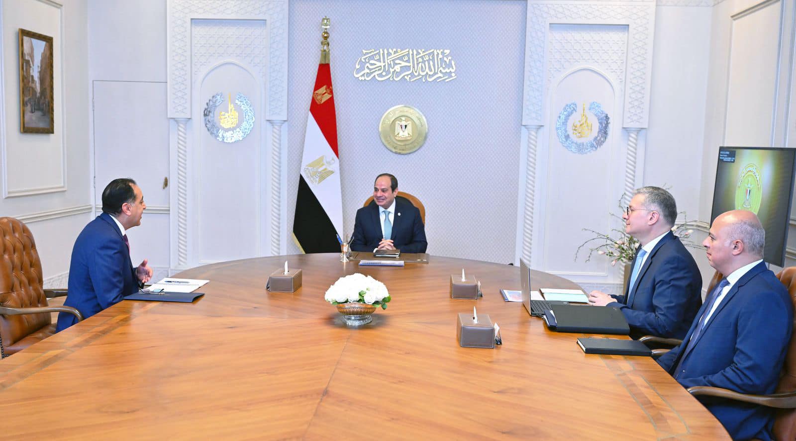 السيسى يؤكد أهمية بذل الجهد لدفع العمل بمجال الاستكشافات الجديدة من البترول والغاز