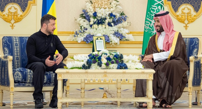 زيلينسكى يتعهد بموقف “بناء للغاية” فى المفاوضات مع الأمريكيين