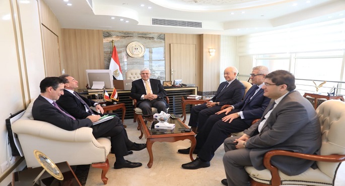 وزير التعليم العالى يبحث تعزيز التعاون مع السفير الفرنسى فى مصر