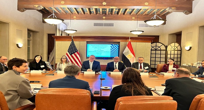 وزير البترول يستعرض فرص الاستثمار فى مصر خلال مائدة حوار بواشنطن
