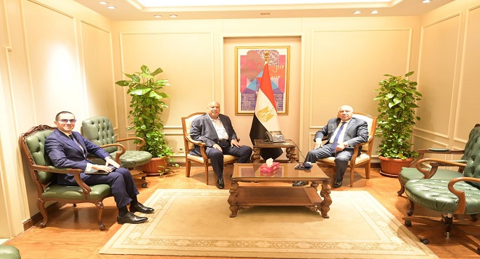 وزيرا الصناعة والاستثمار يبحثان مع رئيس غرفة القاهرة التجارية آليات النهوض بصناعة الحديد والصلب
