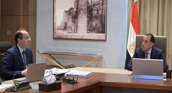رئيس الوزراء يستعرض مع وزير المالية عددا من مؤشرات الأداء المالى