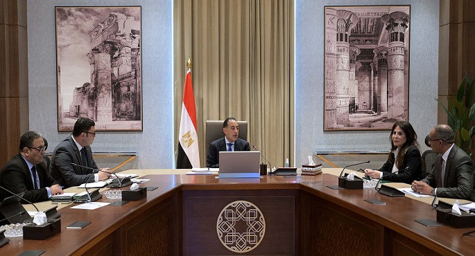 رئيس الوزراء يتابع الجهود الحكومية فى ملف تحلية مياه البحر
