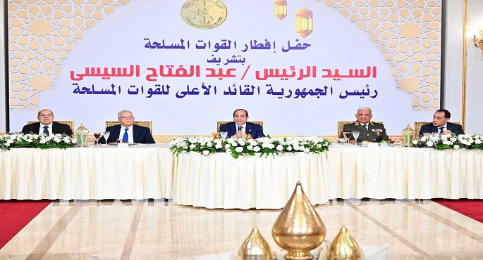 بالفيديو.. الرئيس السيسى خلال إفطار القوات المسلحة: مصر تتحرك بخطوات ثابتة ومدروسة فى كل المجالات