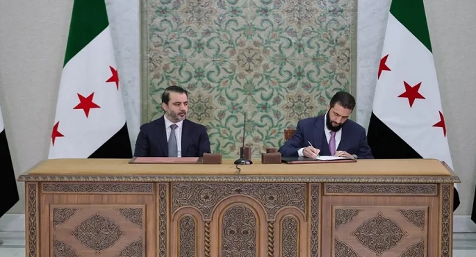 الشرع يوقع على مسودة الإعلان الدستورى لسوريا