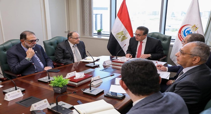 وزير الصحة يُشدد على ضرورة توفير بيئة استثمارية جاذبة للشركات العالمية