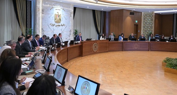 مدبولى خلال اجتماع المجموعة الوزارية الاقتصادية: التنسيق المستمر مع البنك المركزى يسهم فى تخطى التحديات المختلفة