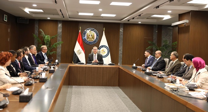 البترول: “أنجلوجولد” تستثمر 150 مليون دولار للتنقيب عن الذهب فى مصر