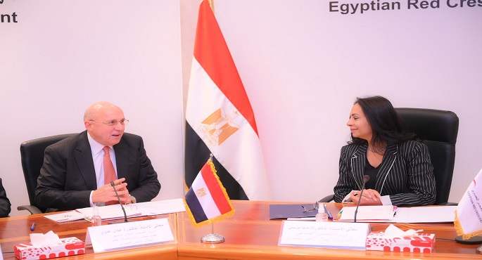 وزيرة التضامن الاجتماعى تستعرض جهود دعم غزة فى اجتماع مجلس إدارة الهلال الأحمر المصرى