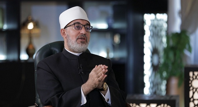 مفتي الجمهورية: السنة النبوية ليست كلامًا بشريًّا مجردًا بل وحيٌ من عند الله مكمّل للقرآن ومفسِّر له