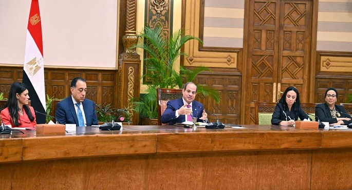 بالفيديو والصور.. خلال لقاء المرأة المصرية والأم المثالية.. الرئيس السيسى يؤكد محورية دور المرأة فى بناء الدولة وتنميتها