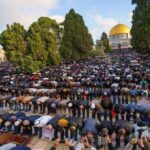 60 ألف مصلٍ يؤدون الجمعة فى المسجد الأقصى المبارك