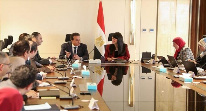 عبد الغفار والمشاط يناقشان الخطة الاستثمارية لوزارة الصحة