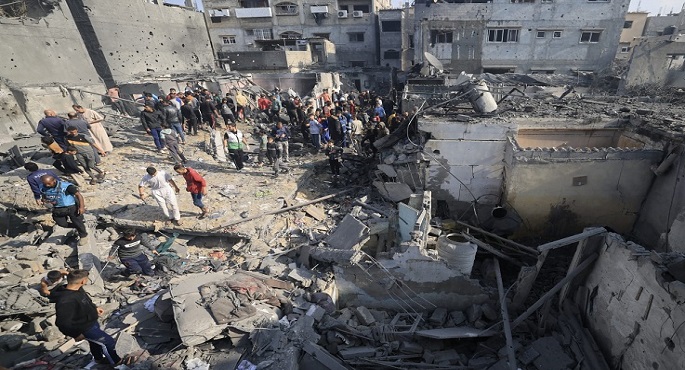 استشهاد 5 فلسطينيين بينهم طفلة إثر قصف الاحتلال مدينتى دير البلح ورفح