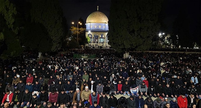 65 ألف مصل يؤدون العشاء والتراويح فى المسجد الأقصى