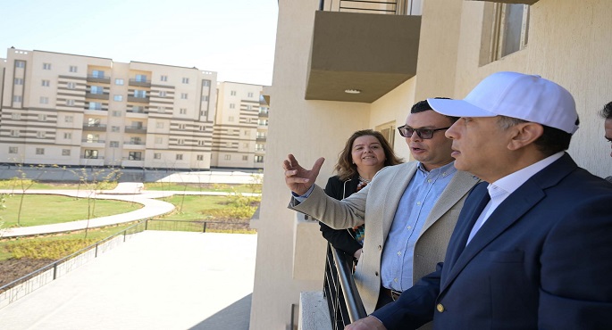مدبولى يتفقد نماذج وحدات سكنية ضمن المبادرة الرئاسية “سكن لكل المصريين” لمتوسطى ومنخفضى الدخل