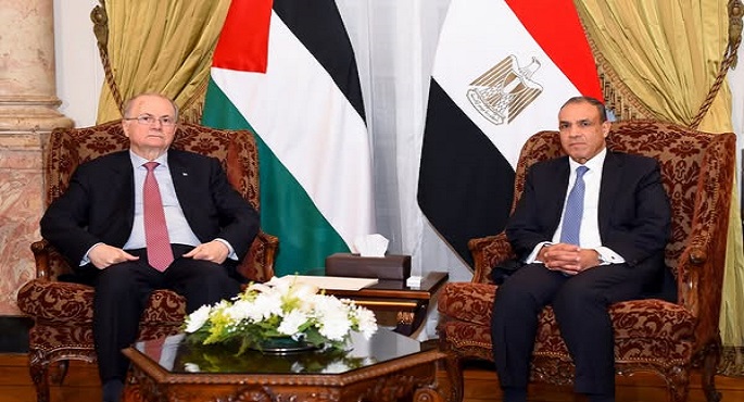 وزير الخارجية يبحث مع رئيس الوزراء الفلسطينى الترتيبات الجارية للقمة العربية غير العادية