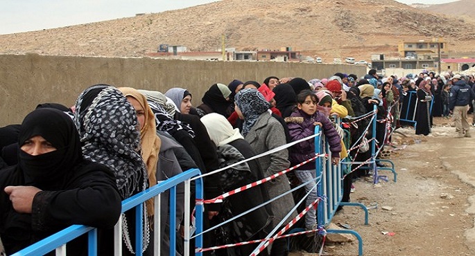 بعد إنذار الاحتلال بإخلائه تحت تهديد القصف .. بدء حركة نزوح قسرية من حى تل السلطان فى رفح