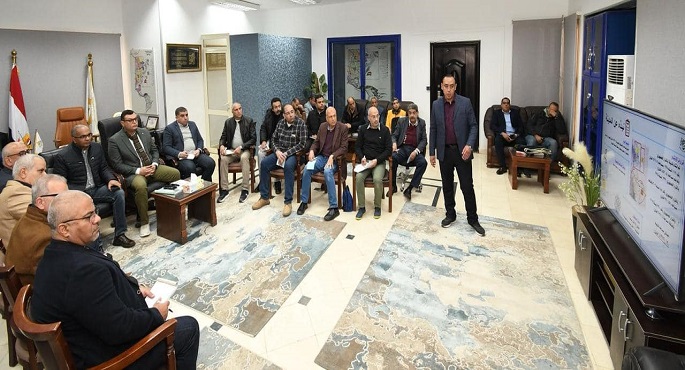 وزير الإسكان يعقد اجتماعا بمقر جهاز “15 مايو” لمتابعة سير العمل بمختلف القطاعات بالمدينة
