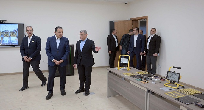 رئيس الوزراء يتفقد وكالة الفضاء المصرية… ويطلع على أحدث التطورات فى مجال تكنولوجيا علوم الفضاء