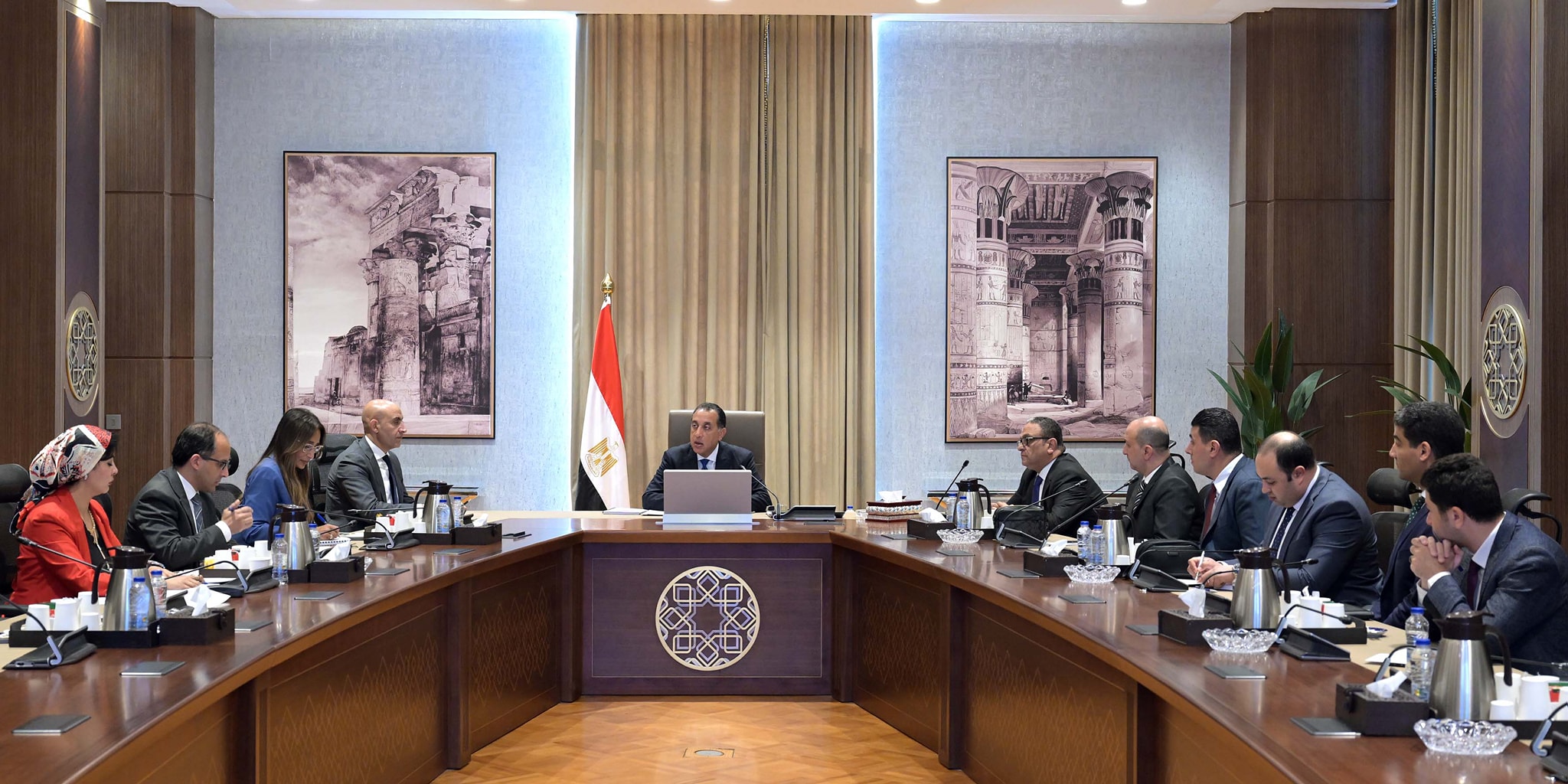 رئيس الوزراء : توجيهات رئاسية بالاهتمام بمواصلة النهوض بمستوى التعليم من كل جوانبه