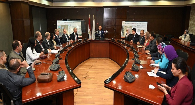 بالصور.. وزير الصناعة يعلن إطلاق مدينتين للصناعات النسيجية بالمنيا والفيوم لجذب استثمارات بـ 3 مليارات دولار