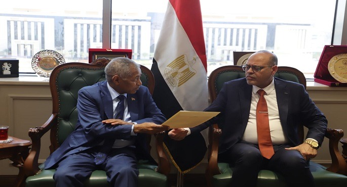 وزير العمل يستقبل السفير السودانى لدى القاهرة لبحث الملفات ذات الاهتمام المشترك