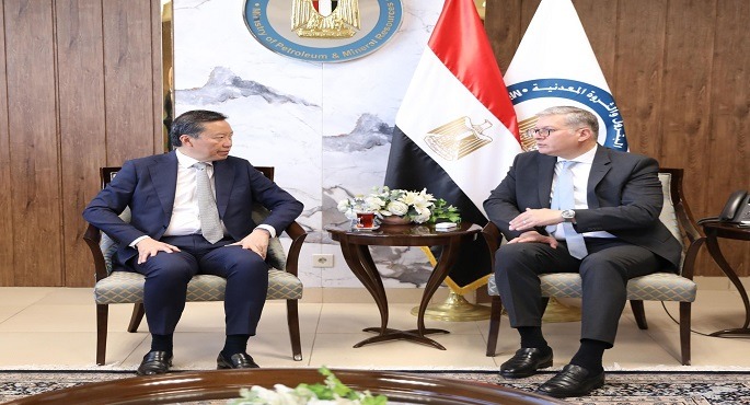 بالصور.. وزير البترول يبحث مع مسئولى “بريتش بتروليوم” الخطط الاستثمارية لاستكشاف وإنتاج الغاز الطبيعى