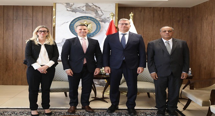 بالصور..البترول: شركة “كابريكورن” البريطانية تكثف عمليات البحث والاستكشاف بالصحراء الغربية