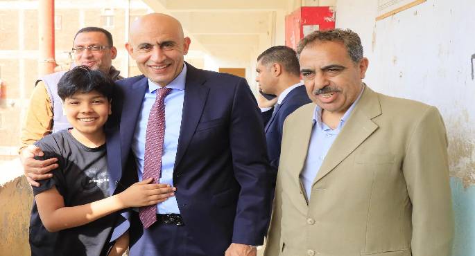 وزير التعليم يشيد بانضباط سير العملية التعليمية بمدارس إدارة الباجور