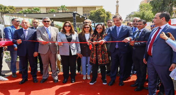 وزيرة التضامن تفتتح فعاليات معرض “ديارنا زهور الربيع” بحضور وزيري الزراعة والتنمية المحلية ومحافظي القاهرة