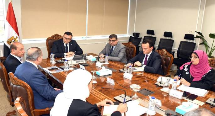 وزير الإسكان يلتقى رئيس صندوق التنمية الحضرية لمتابعة ملف تشغيل حديقة “تلال الفسطاط”