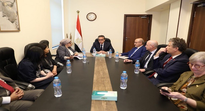بالصور.. وزير الصحة يبحث مع وفد منظمة الصحة العالمية مستجدات المبادرة العالمية لسرطان الأطفال