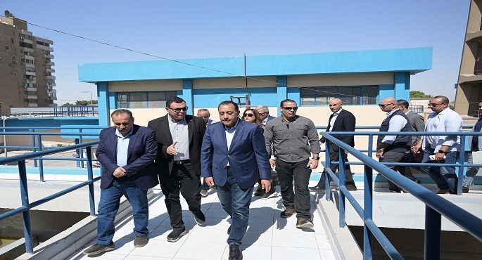 رئيس الوزراء يتفقد المعمل المركزى لمياه الشرب خلال جولته بمحطة مياه المرشحة التشيكى بحى شرق بأسيوط