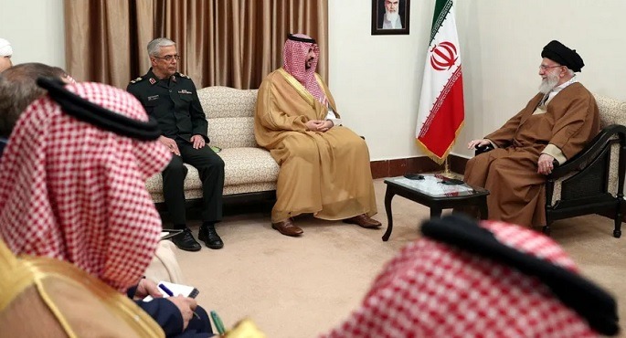 وزير الدفاع السعودى يسلم المرشد الإيرانى رسالة من الملك سلمان
