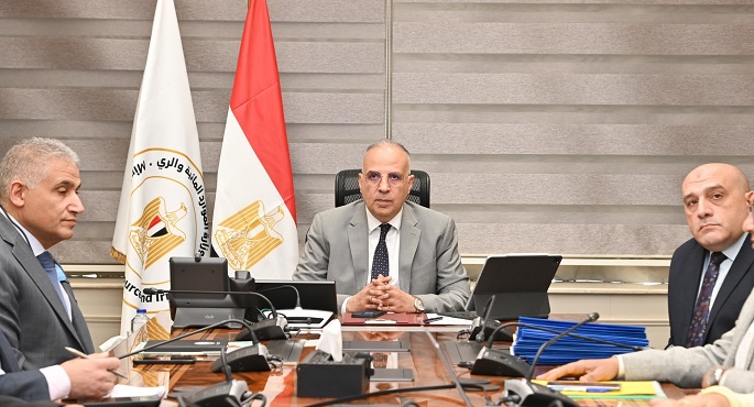 وزير الرى يبحث مقترحات تطوير العمل بقطاع المياه الجوفية