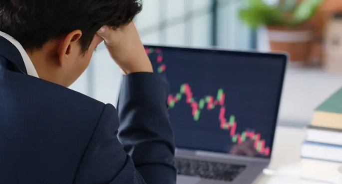 الأسواق الآسيوية تسجل خسائر مع بدء تطبيق الرسوم الأمريكية