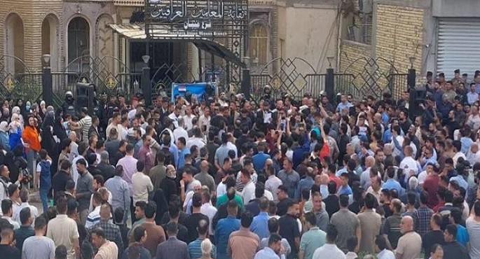 معلِّمو العراق ينظمون إضراباً عاماً يستمر حتى الثلاثاء للمطالبة بتحسين ظروفهم