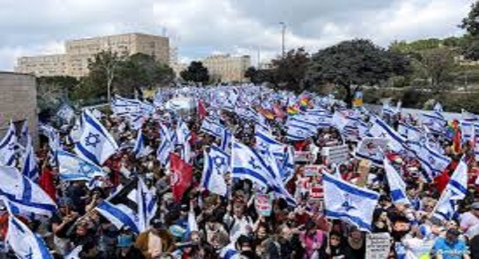 القدس العربى : احتجاجات إسرائيلية تتكاثر … لكن التغيير يراوح مكانه