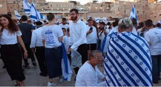 آلاف المستوطنين يقتحمون باحات المسجد الأقصى.. وقوات الاحتلال تقتحم عدة مدن فلسطينية